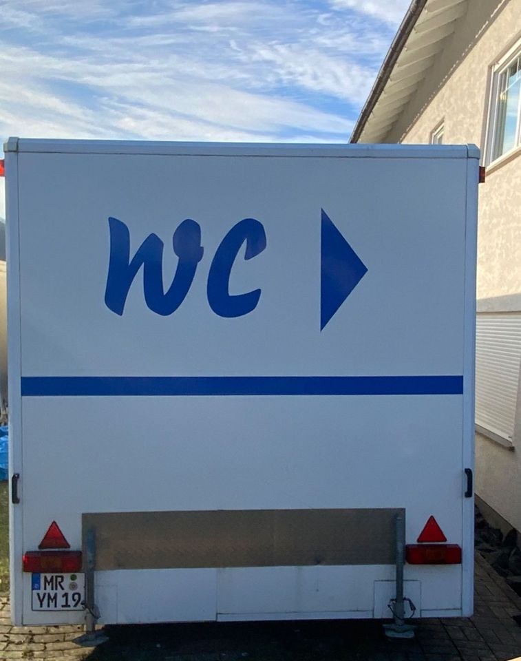 Toilettenanhänger WC Wagen mieten in Steffenberg – 4