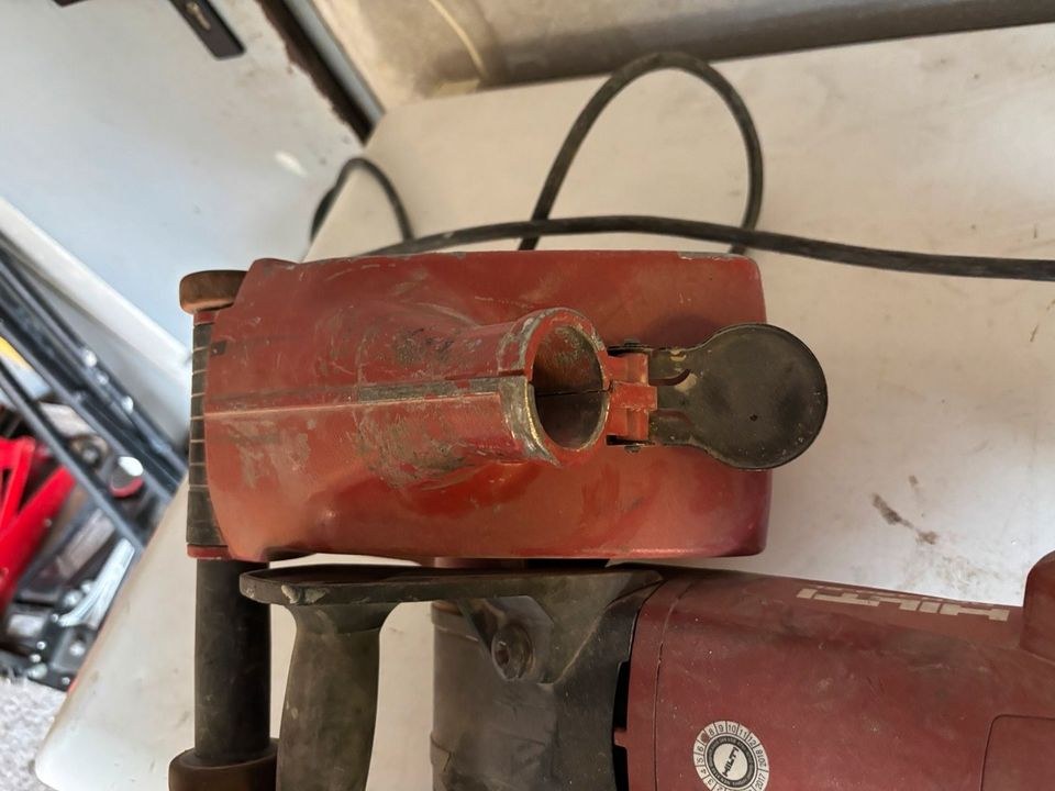 Hilti Nutfräse Mauerschlitzfräse mieten in Steffenberg – 2