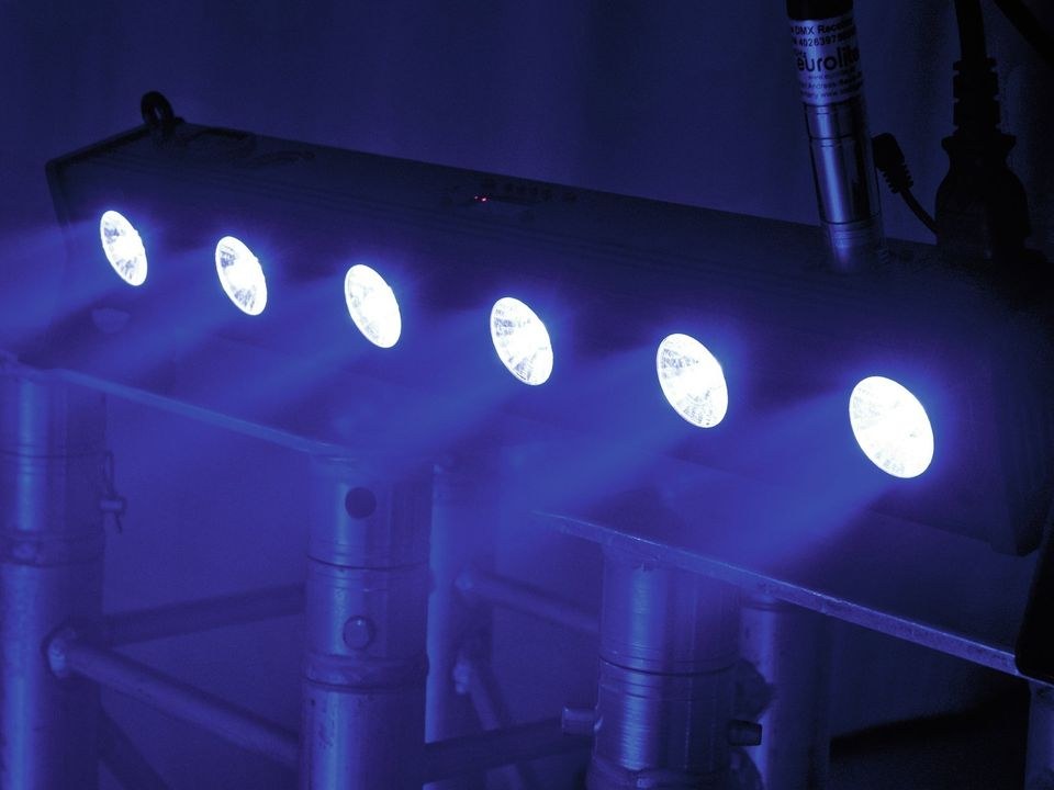 LED BAR 6 QCL RGB+UV Leiste N mieten in Brunn Kreis Regensburg – 2