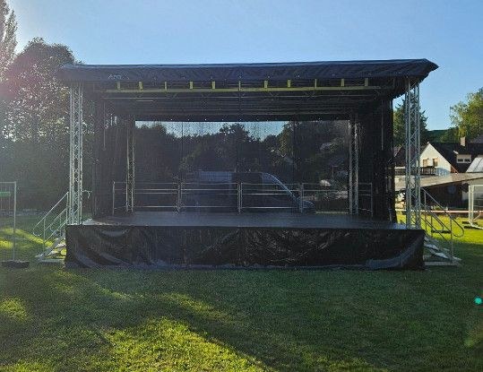Trailerbühne 8x6m Anhängerbühne Trailerstage mieten
