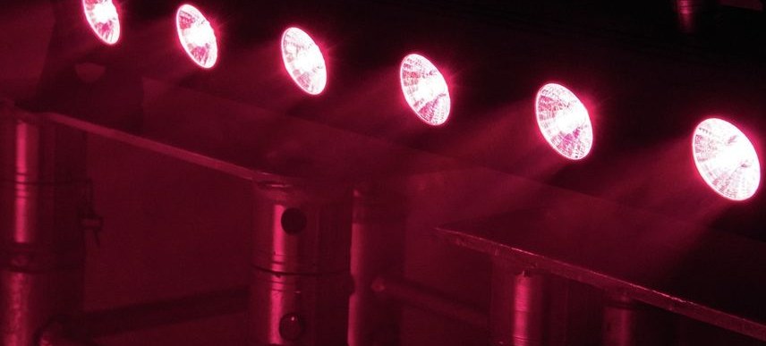 LED BAR 6 QCL RGB+UV Leiste N mieten in Brunn Kreis Regensburg