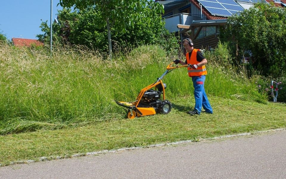 Allmäher Hochgras Mäher Wiesenmäher Mulcher mieten in Mittelbiberach – 3