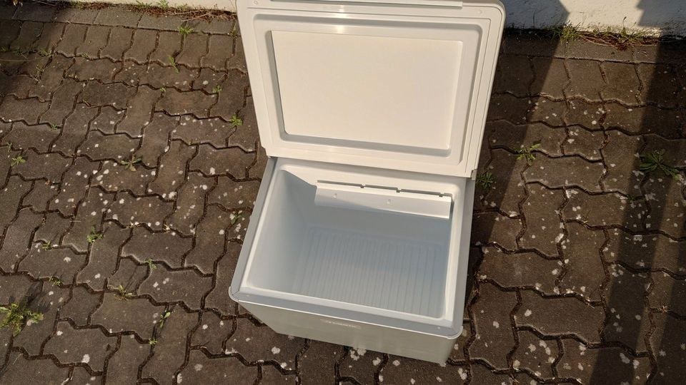 DOMETIC Absorber Kühlbox 41 L 12 230V Gas mieten in Langwedel – 2