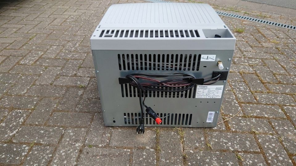 DOMETIC Absorber Kühlbox 41L 12 230V Gasbetrieb mieten in Langwedel – 3