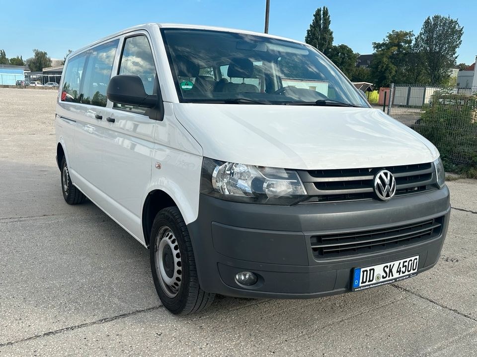 Kleinbus Gruppenreise 9 Sitzer mieten bei Vermietung von Wohn