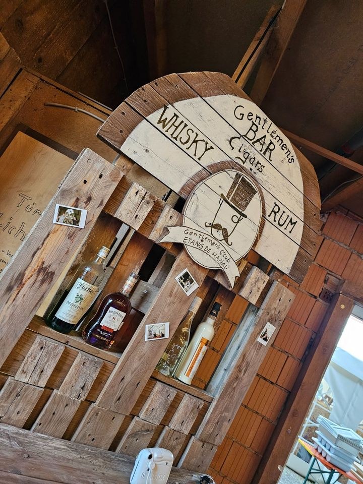 N rustikale Gentlemen Bar mieten in Lechbruck – Sitzplätze für alle – 2