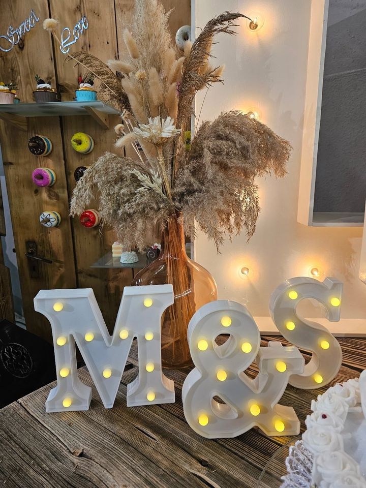 N LED Buchstaben Namen mieten in Lechbruck – Licht für Party & Event