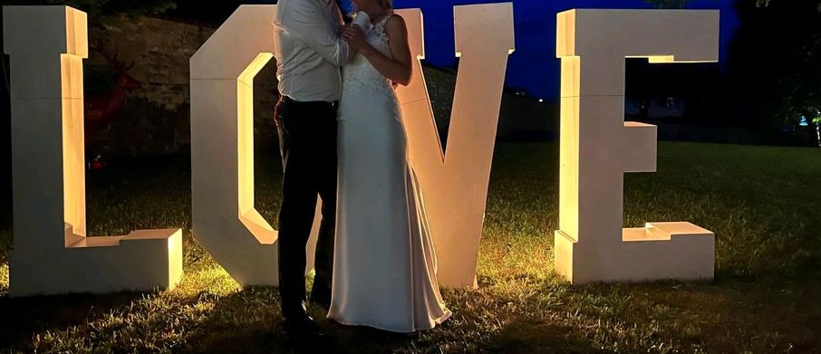 N XXL Love Buchstaben 1.5m mieten in Lechbruck – für die Hochzeit – 4