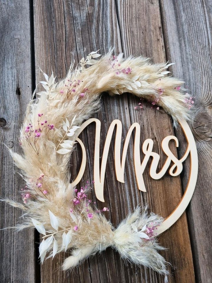 N*Mr Mrs Stuhlbehang Ringe Brauttisch mieten in Lechbruck – 3