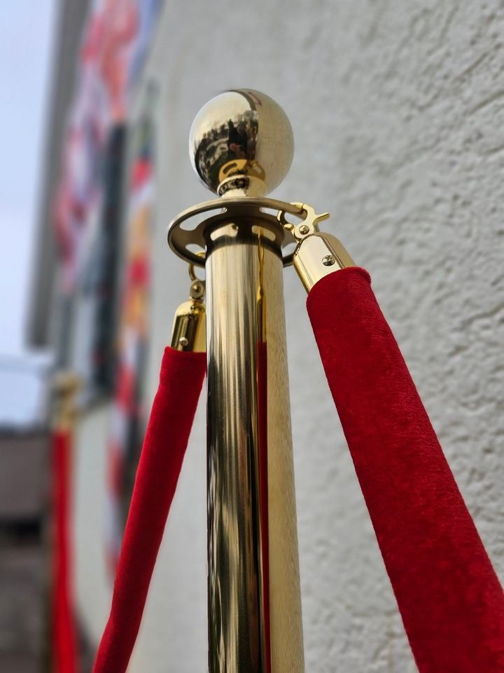 VIP Absperrung Personenleitsystem gold mieten in Lechbruck – 2