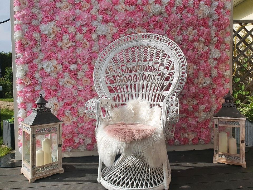 Blumenwand Fotowand rosa weiss mieten in Lechbruck – für die Hochzeit