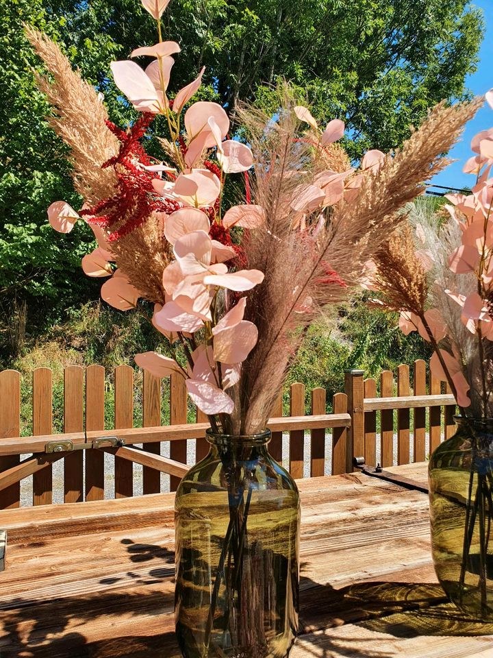 N Vasen grün gross Tischdeko mieten in Lechbruck – für die Hochzeit – 3