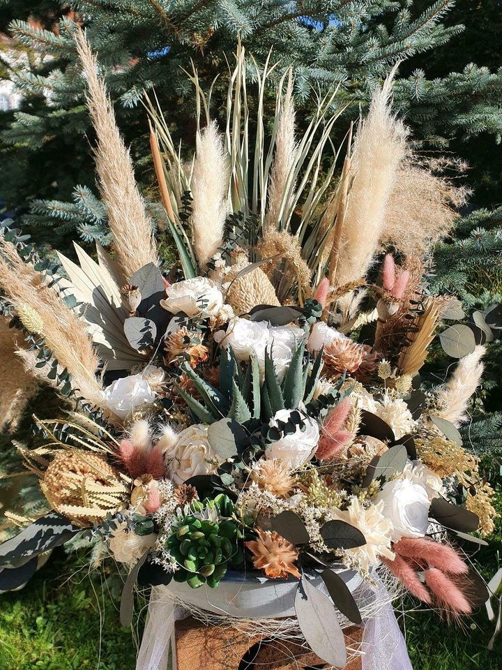 Trockenblumengestecke mieten in Lechbruck – für die Hochzeit