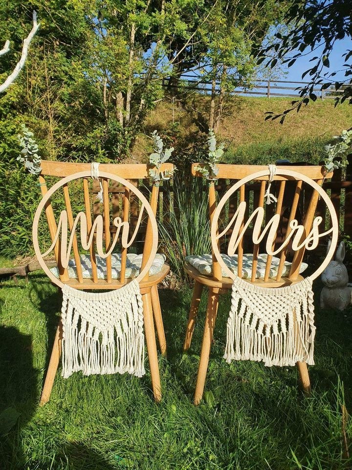 Stuhlbehang Mr Mrs mieten in Lechbruck – Sitzplätze für alle