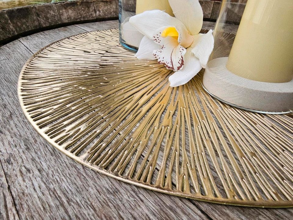 N Platzdeckchen Untersetzer gold mieten in Lechbruck – das Besondere