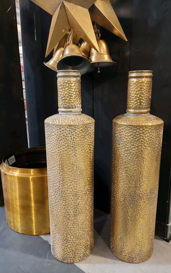 N*2 Metallvasen gold 80cm mieten in Lechbruck – für die Hochzeit
