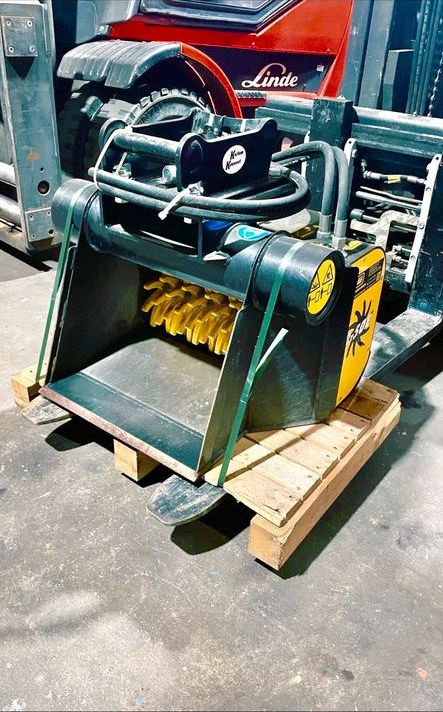 Schaufelseparator Sieblöffel 1 2t Bagger mieten in Irschenberg
