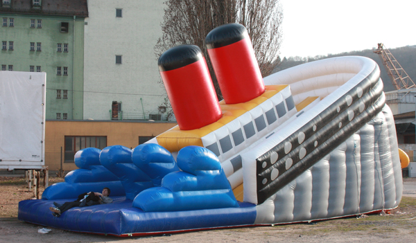 Riesenrutsche Titanic mieten bei Zepra Event GmbH (vertreten durch Saskia Lahr, Ulrike Lahr)