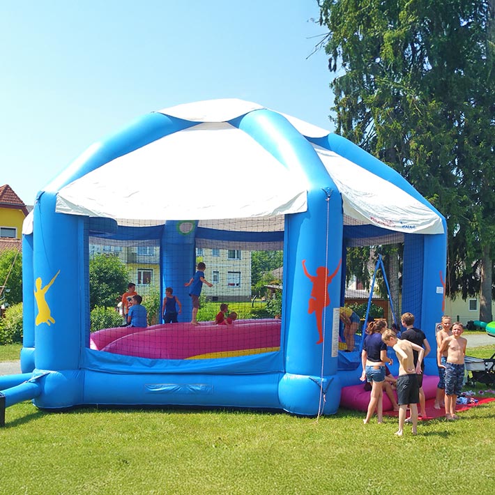 XXL Hüpfburg HIGH-JUMP Arena mieten bei Happy Fun