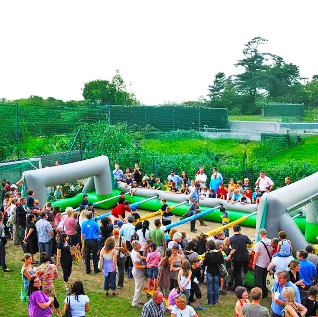 Riesenwuzzler mieten 10 Spieler – Profi-Modell 13,5 × 7 m in Grün-Grau mieten
