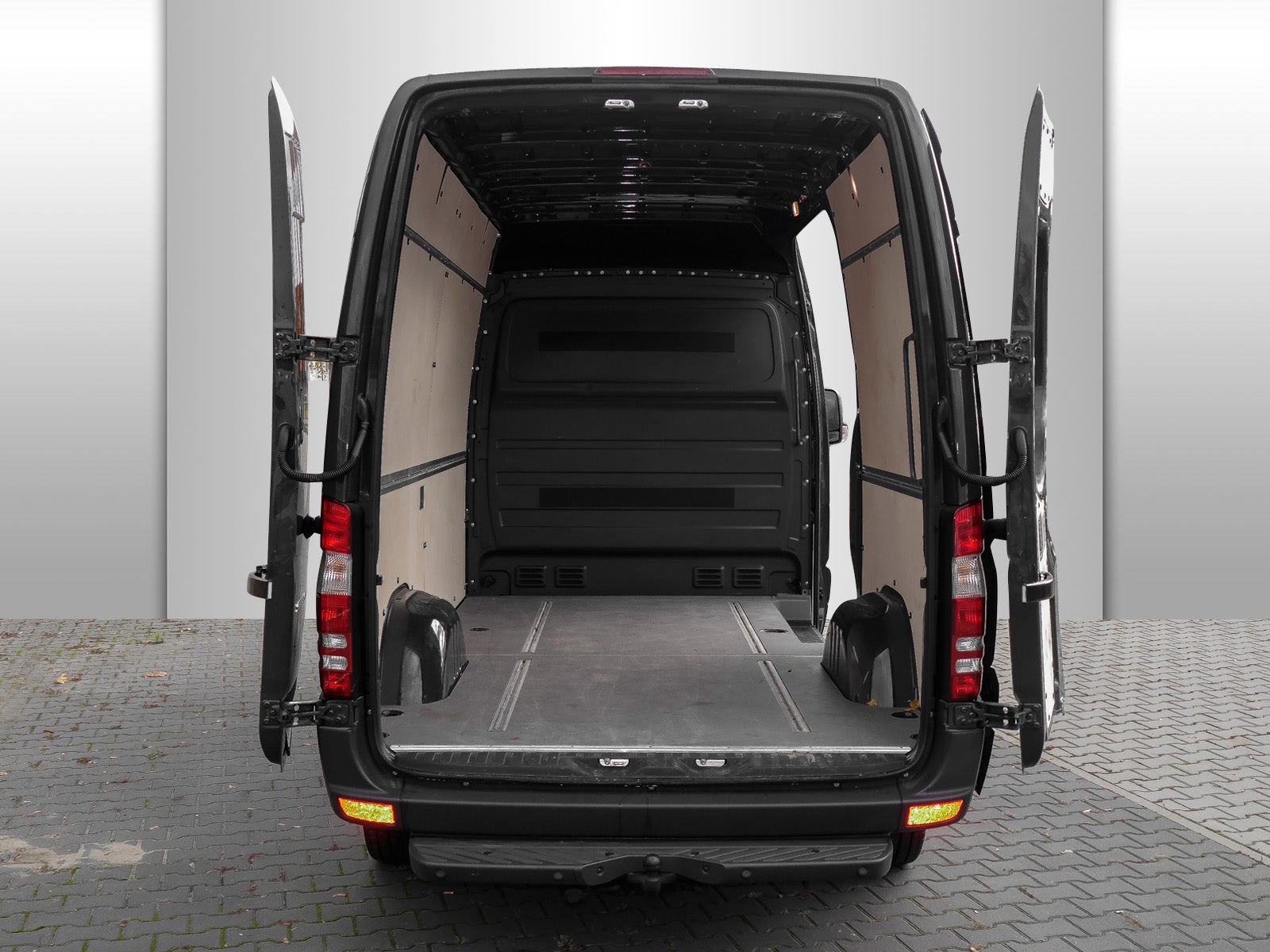 Mercedes-Benz Sprinter – 4
