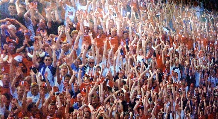 Publikum, Tribüne, Fußball, Autorennen – 2