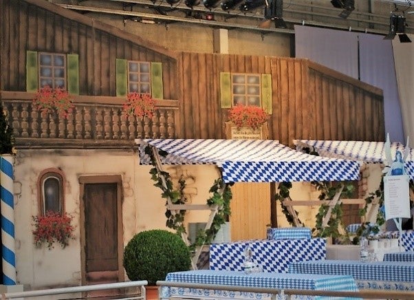 Alpenhaus,  Allgäu Haus, XXL  Fassade - Oktoberfest - Almhütte - Kulisse - Dekoration - Event – 2
