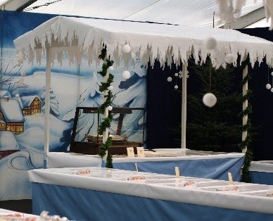 Verschneite Marktstände, Marktstand, Buffetstand, Verkaufsstand