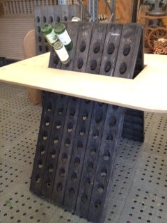 Weinrüttler Stehtisch, Tisch, Sekt, Weinbau, Wein, Weinrebe