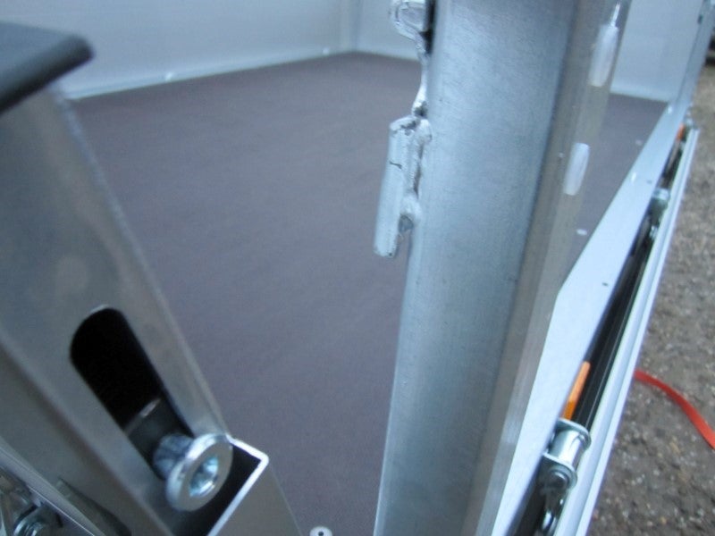 Offener Kastenanhänger 2700 kg z.GG – 2