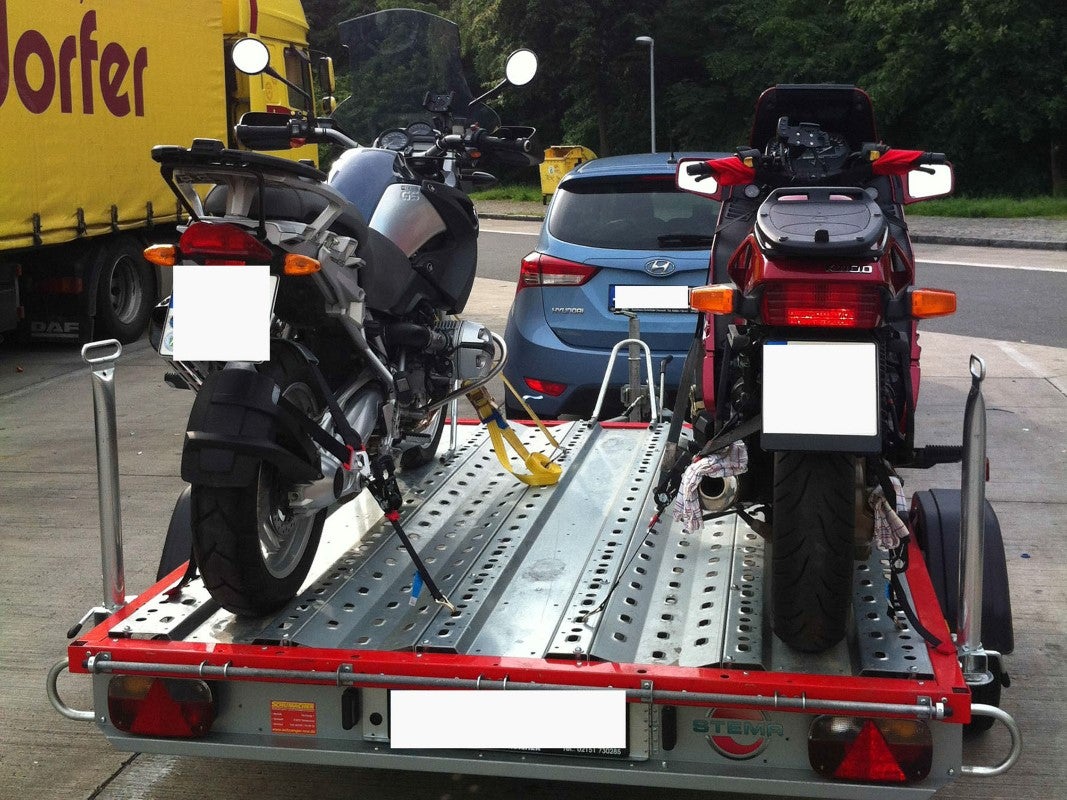 Motorradtransporter / Motorradanhänger für 3 Motorräder – 2