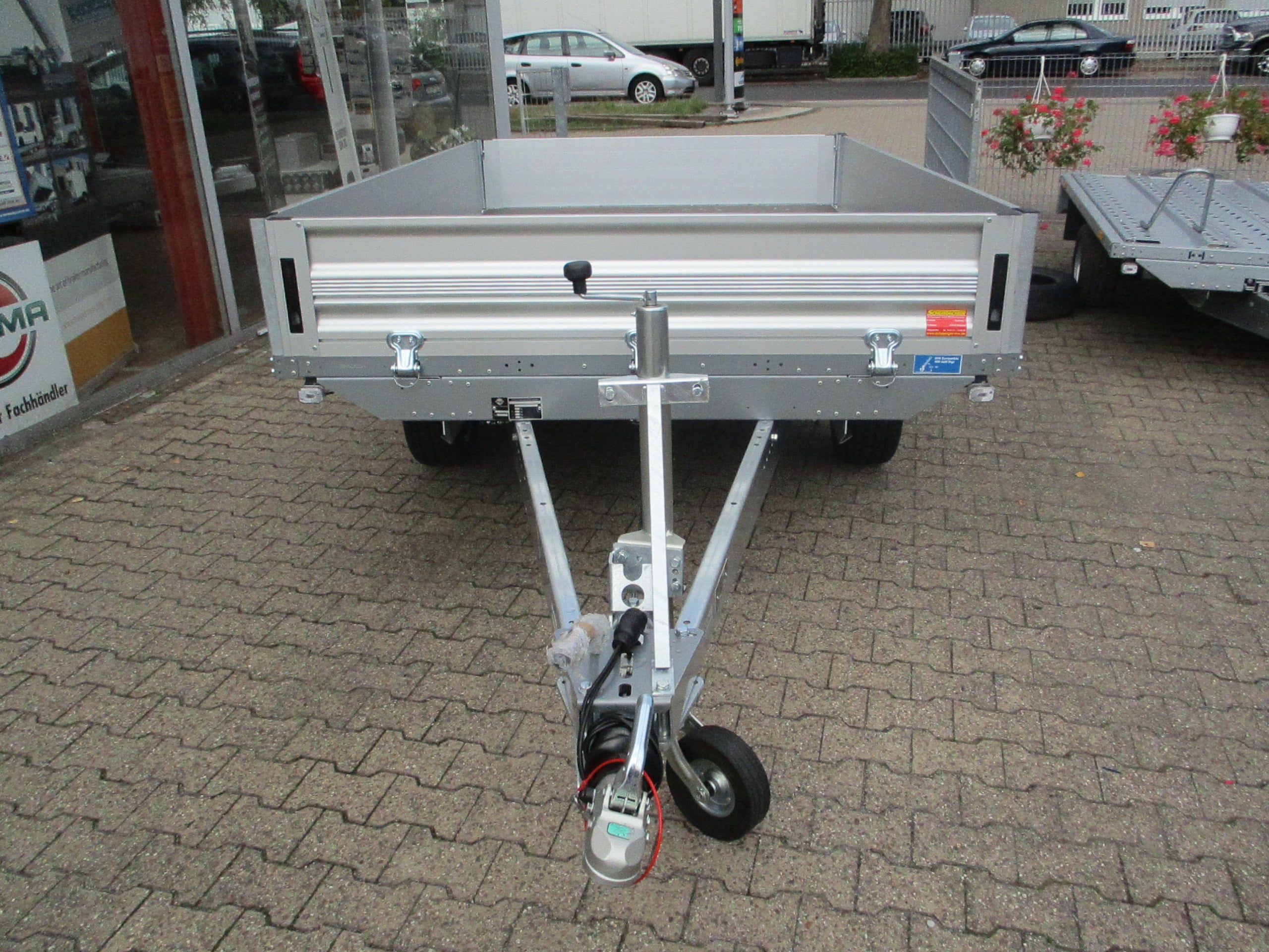 Offener Kastenanhänger 2700 kg z.GG – 3