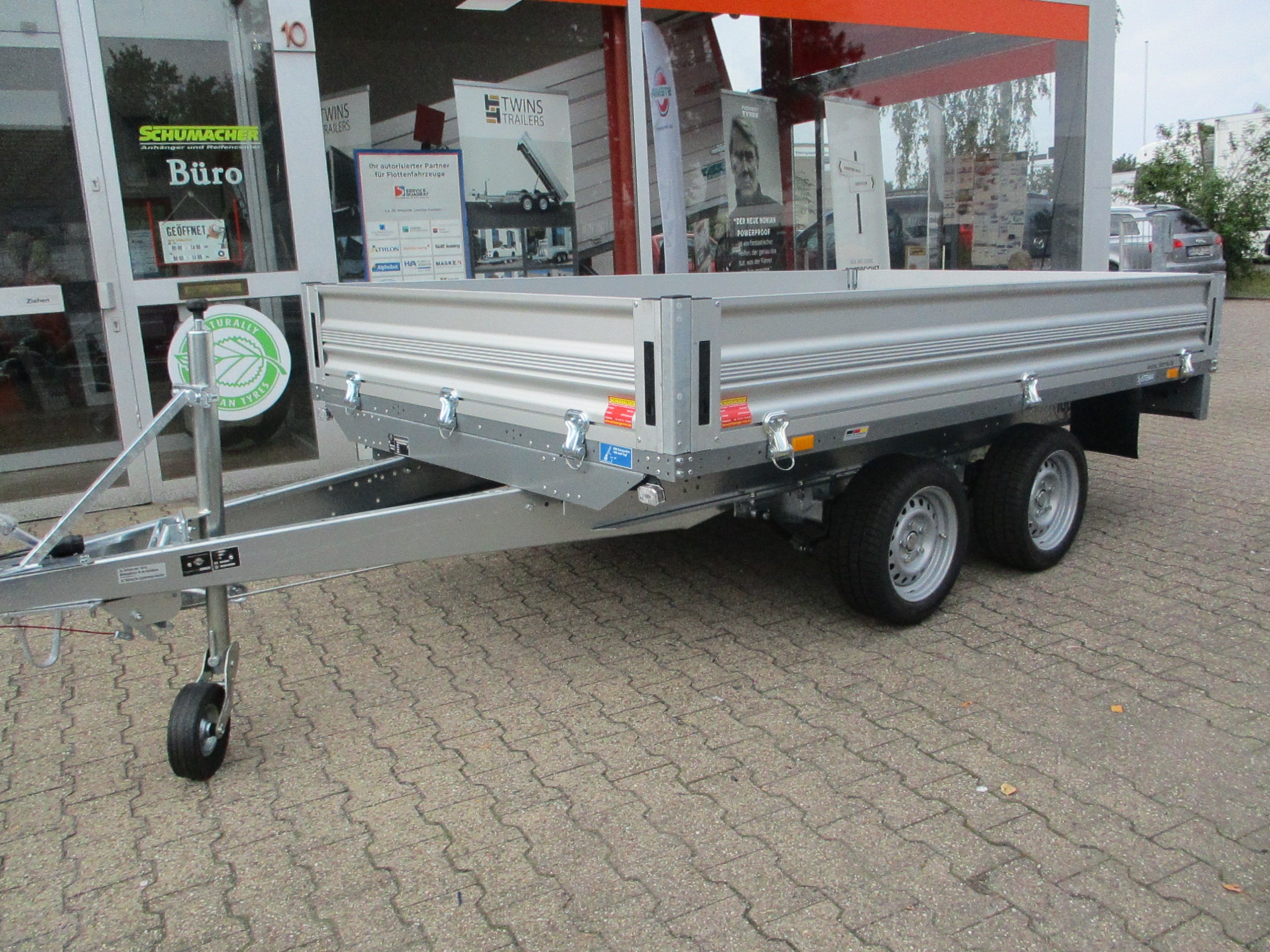 Offener Kastenanhänger 2700 kg z.GG