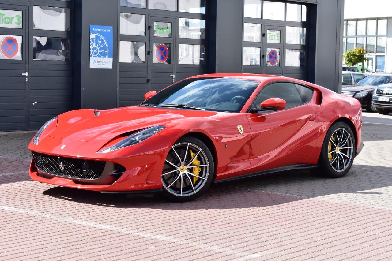 Ferrari 812