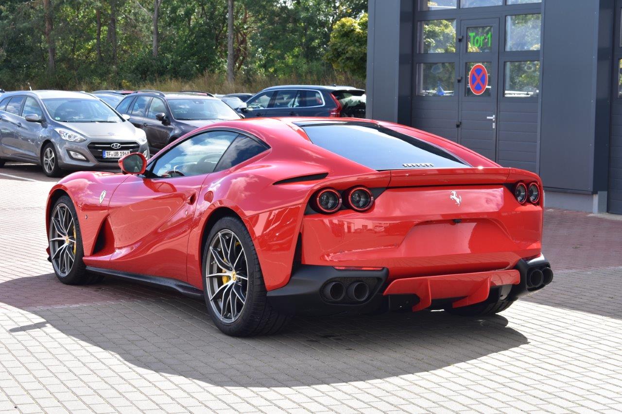 Ferrari 812 – 2