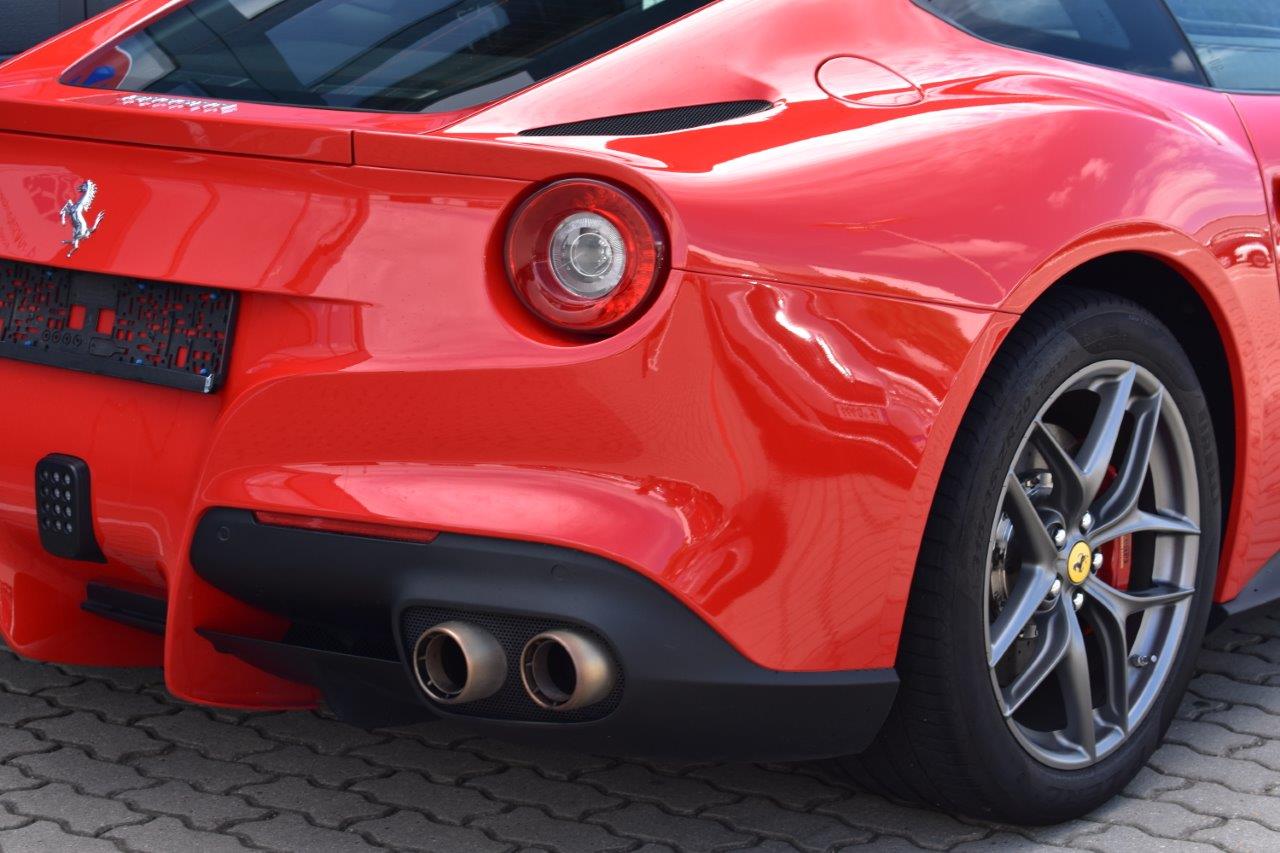 Ferrari F12 – 3