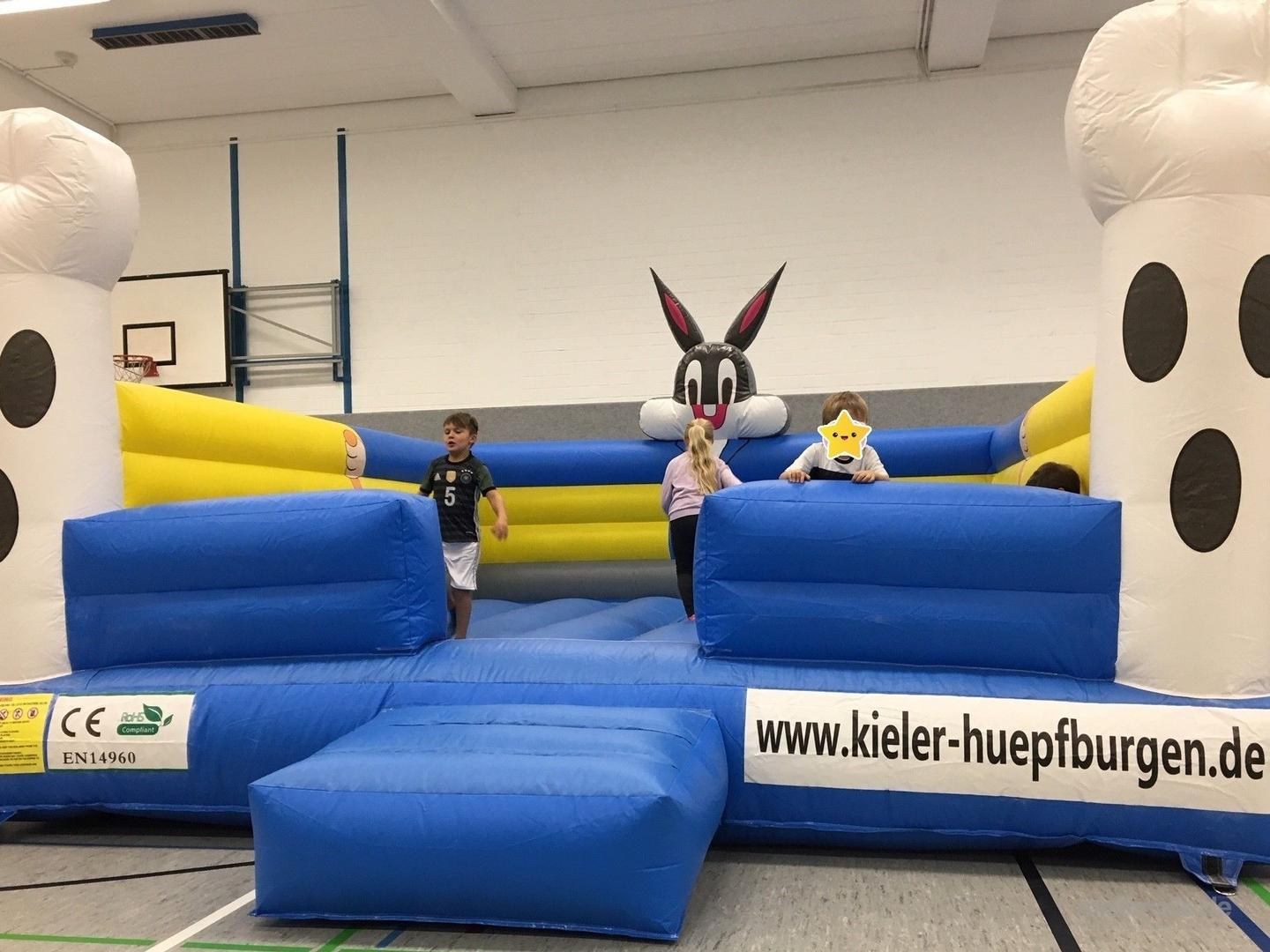 Hüpfburg BugsBunny in XXL günstig mieten in Kiel
