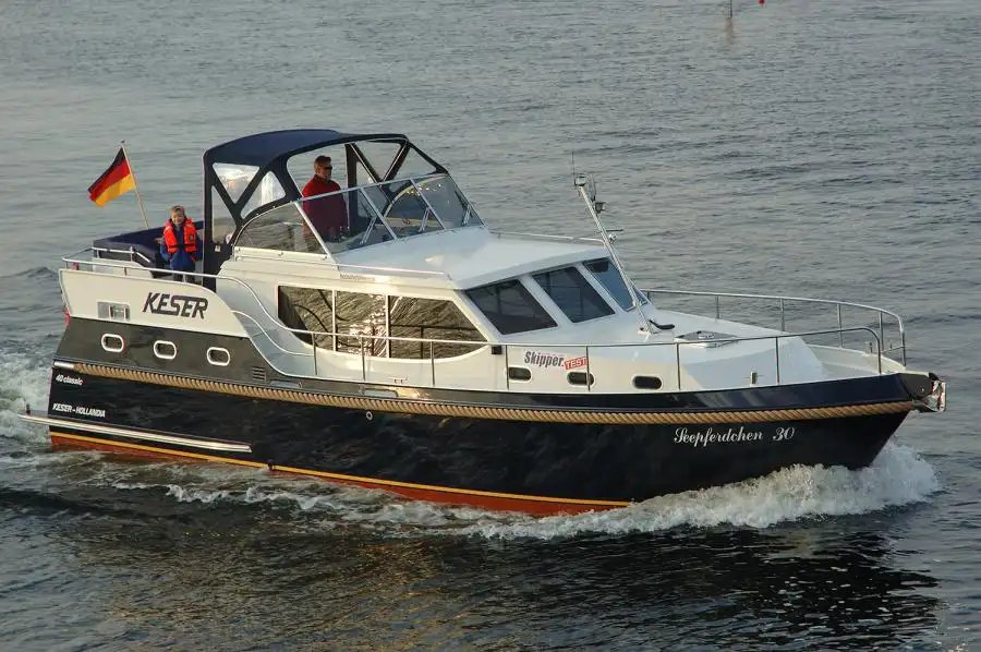 Motoryacht Seepferdchen 31 (Hollandia 40) mieten – 6+2 Pers., ab Müritz, ab 1.699 €/Woche