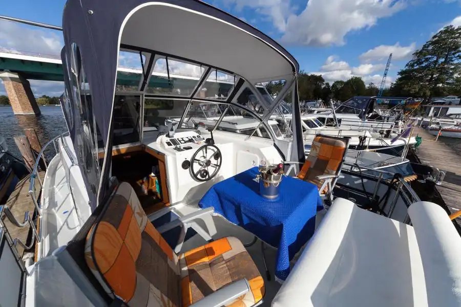Motoryacht Seepferdchen 32 (Gruno 33) mieten – 2+2 Pers., ab Müritz, ab 999 €/Woche – 4