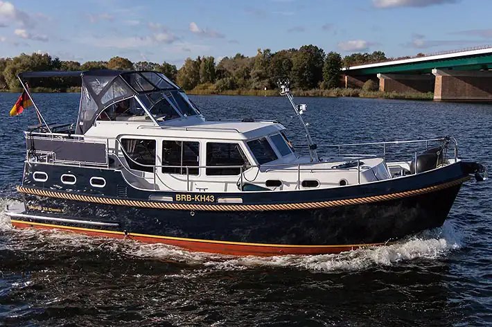 Motoryacht Seepferdchen 32 (Gruno 33) mieten – 2+2 Pers., ab Müritz, ab 999 €/Woche