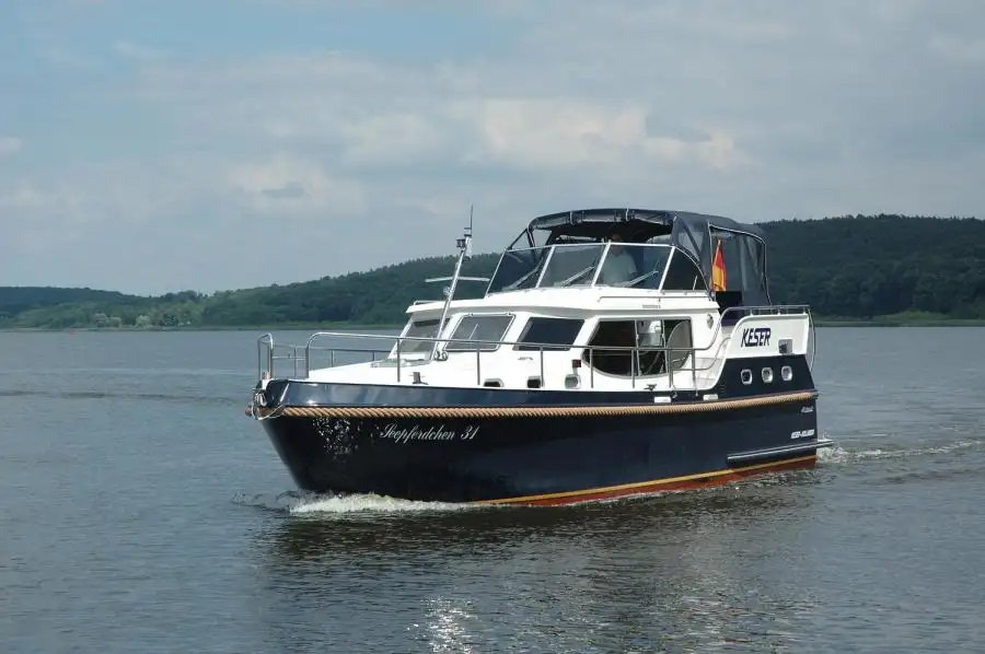 Motoryacht Seepferdchen 31 (Hollandia 40) mieten – 6+2 Pers., ab Müritz, ab 1.699 €/Woche – 4