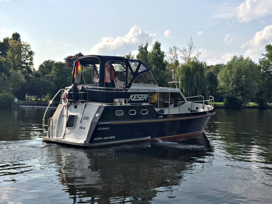 Motoryacht Seepferdchen 28 (Hollandia 35) mieten – 4+2 Pers., ab Werder, ab 1.299 €/Woche
