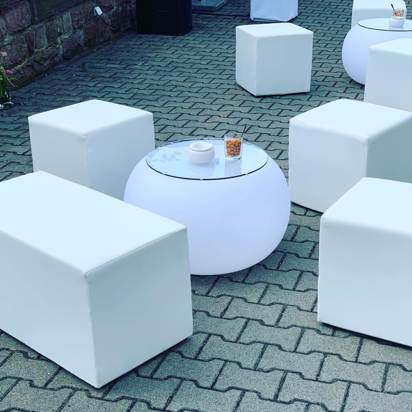 Loungemöbel // Lounge // Whitelounge // Möbel // Loungewürfel // Rattanmöbel // Hocker // Cubes // Wedding Lounge // Party Lounge // Möbel – 2