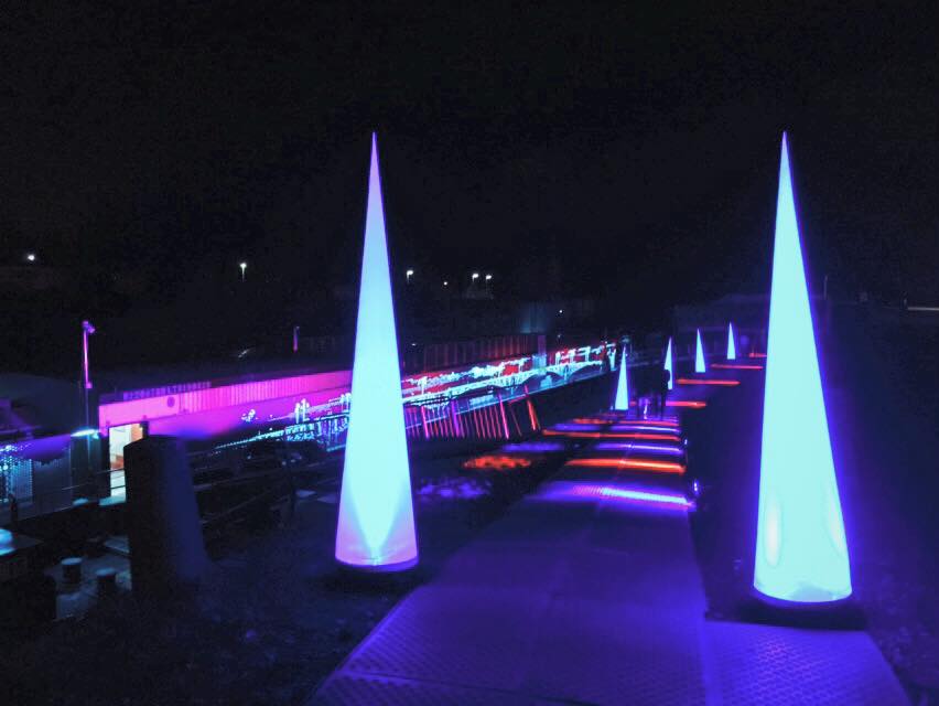 Air Cones, Aircone, Lichtsäule, Leuchtsäule, Lichtkegel, Lichteffekt, LED, Highlight ca. 3m hoch – 2
