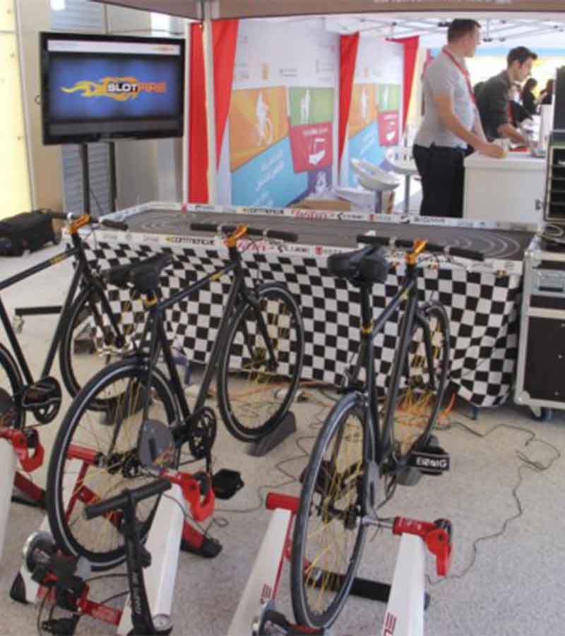 Bike Slotcarbahn Maxi (inkl. 2 Betreuer ) mieten bei Der Spassmacher