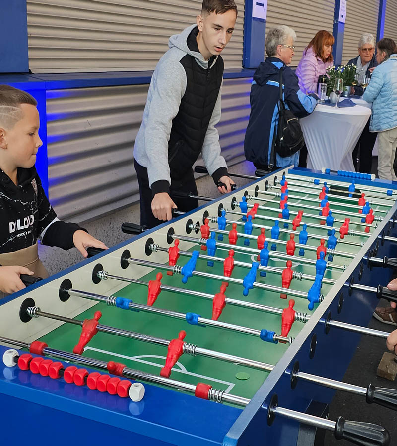Fussball 8 Personen Kicker mieten bei Der Spassmacher