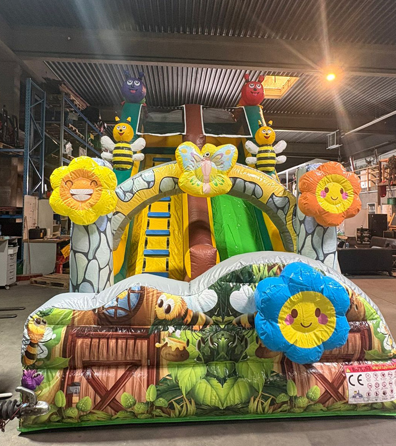Hüpfburg Blumenrutsche mieten bei Der Spassmacher