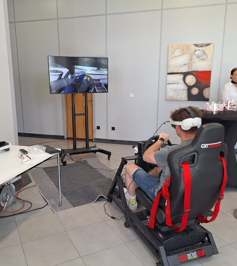 VR Rennsimulator (inkl. 1 Betreuer) mieten bei Der Spassmacher