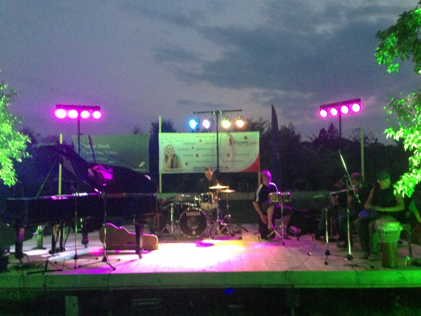 Lichtsystem | Lightbar | Lightmaxx Platinum CLS 1 | Lichtanlage mit Stativ und Steuerpult | 4fach LED-Leuchten | Musikanlage | Lichttechnik mieten bei Dreamcatcher Eventagentur GmbH – 4