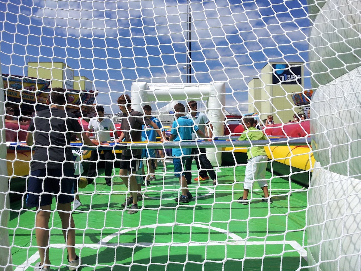 HUMAN-TABLE-SOCCER | MENSCHENKICKER | HUMAN-TABLE-FOOTBALL | RIESENKICKER, MEGAKICKER, TISCHFUßBALL – 4